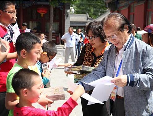 在使用蜜桃视频APP下载水蜜桃成人在线网站要注意什么？