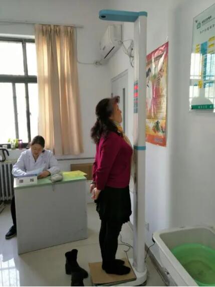 医院测量身高体重的仪器今日看点医院测量身高为什么不用脱鞋子测量？